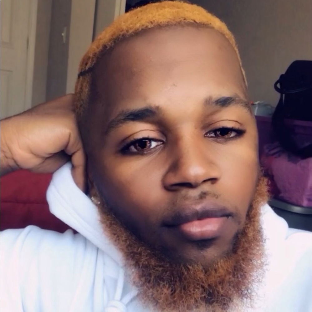 Meet your Posher, Aston